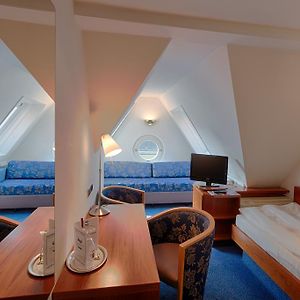 Classic Single Room